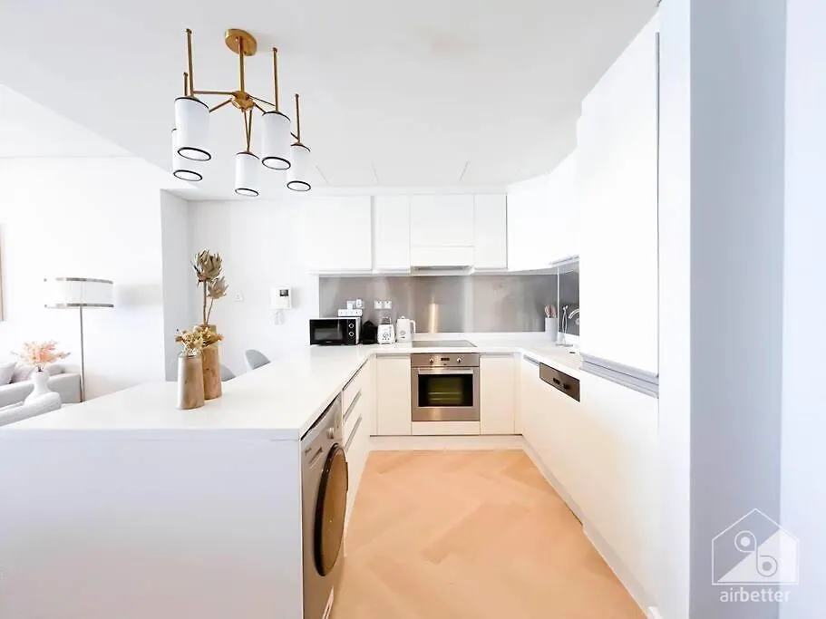 Luxury At The Dubai Mall Residences With Balcony & View